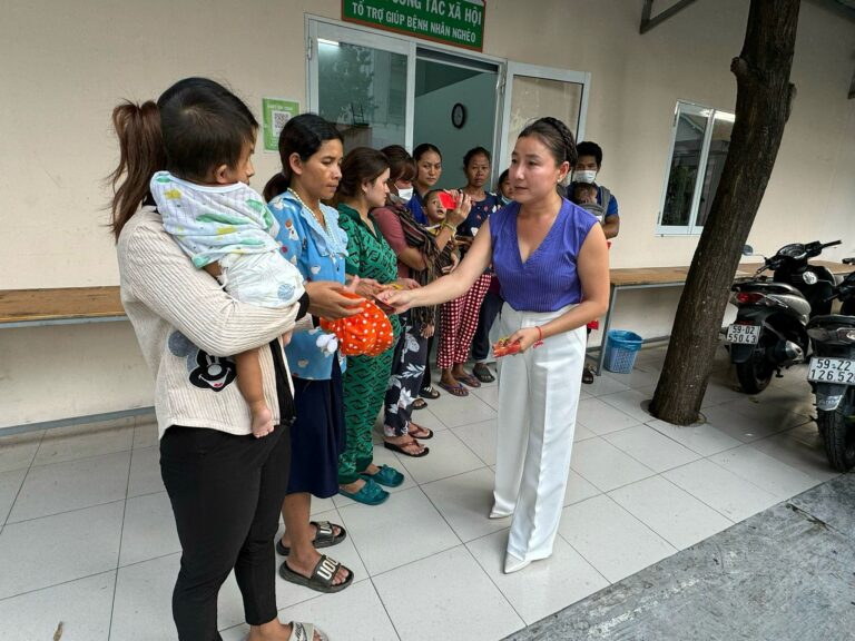 Tiểu Sử Hoa Hậu Mỹ Hạnh: Hành Trình Từ Sắc Đẹp Đến Tâm Từ Thiện